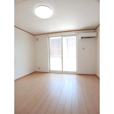 アプローズⅡ 201【管理NO：1-012632102-02010】 ★家具家電は申し込み後に搬入します★の物件写真2