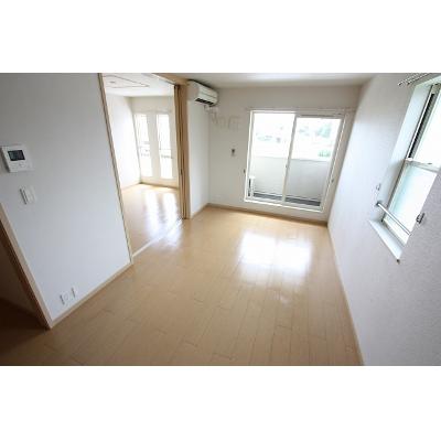 カーサ・フェリーチェ 201【管理NO：1-016413901-02010】 ★家具家電は申し込み後に搬入します★ ★2026年08月下旬入居可能★の物件写真2
