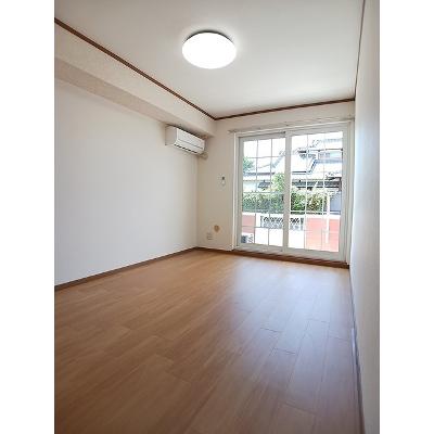 サン・ウィステリア 102【管理NO：1-011054201-01020】 ★家具家電は申し込み後に搬入します★の物件写真2