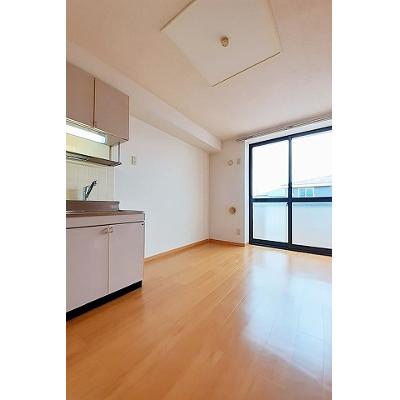 ロペハウスＢ 203【管理NO：1-007722202-02030】 ★家具家電は申し込み後に搬入します 2026年08月下旬入居可能の物件写真2