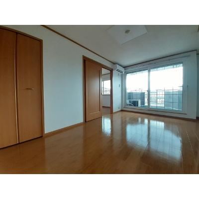 ハッピーエストＫ 201【管理NO：1-012142301-02010】 ★家具家電は申し込み後に搬入します 2026年08月下旬入居可能の物件写真2