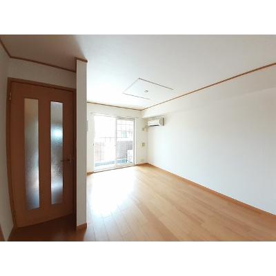 シュティル・オスト 103【管理NO：1-013133702-01030】 ★家具家電は申し込み後に搬入します 2026年08月下旬入居可能の物件写真2