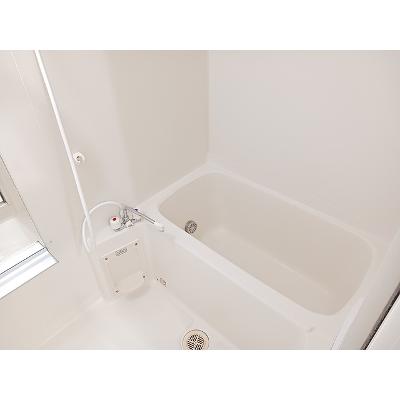 ラグジュアリー 104【管理NO：1-012178101-01040】 ★家具家電は申し込み後に搬入します★の物件写真4