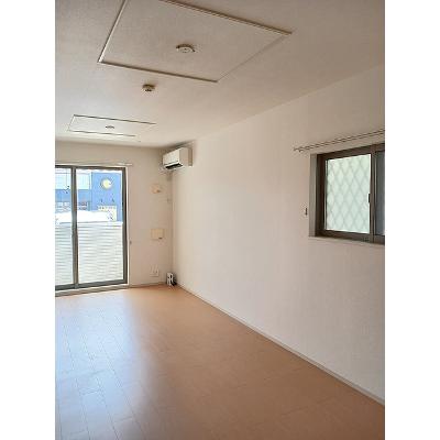 ラハナⅡ 101【管理NO：1-020084702-01010】 ★家具家電は申し込み後に搬入します★の物件写真2