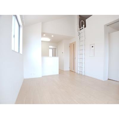 テスラ　Ｂ 201【管理NO：1-021569502-02010】 ★家具家電は申し込み後に搬入します★の物件写真2