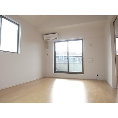 スリーズⅠ 202【管理NO：1-023027101-02020】 ★家具家電は申し込み後に搬入しますの物件写真2