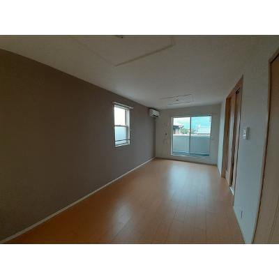 ベル・フィオ－レ 201【管理NO：1-018733801-02010】 ★家具家電は申し込み後に搬入します★ ★2026年09月中旬入居可能★の物件写真2