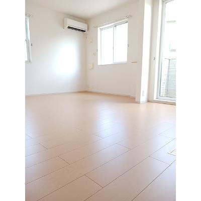 フィオーレ篠原 101【管理NO：1-018228201-01010】 ★家具家電は申し込み後に搬入します★の物件写真2