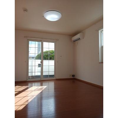 パストラーレ道後Ｃ 105【管理NO：1-014279703-01040】 ★家具家電は申し込み後に搬入します★ ★2026年08月中旬入居可能★の物件写真2
