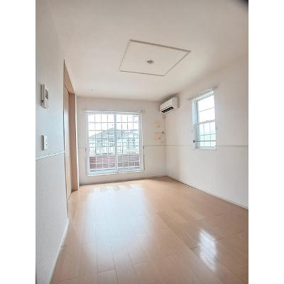 アンソレイユＡ 201【管理NO：1-018104101-02010】 ★家具家電は申し込み後に搬入します★の物件写真2