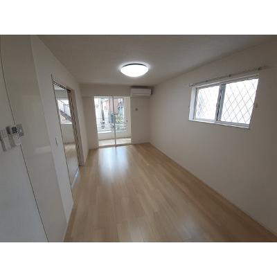 恵 103【管理NO：1-025886001-01030】 ★家具家電は申し込み後に搬入します 2026年08月下旬入居可能の物件写真2