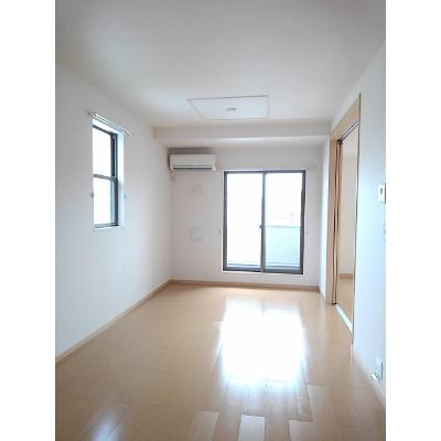 グレイスフル　Ⅲ 203【管理NO：1-015809103-02030】 ★家具家電は申し込み後に搬入します★の物件写真2