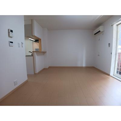 ヴォヤージュ 102【管理NO：1-015899001-01020】 ★家具家電は申し込み後に搬入します★の物件写真2