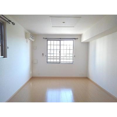プリムロ－ズ　Ⅰ 201【管理NO：1-016566401-02010】 ★家具家電は申し込み後に搬入します★ ★2026年11月中旬入居可能★の物件写真2