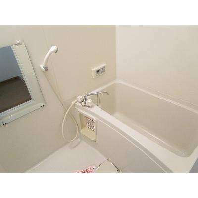 Ｃｏｕｒｔ　Ｌｉｖｅｌｙ 304【管理NO：1-009757501-03040】 ★家具家電は申し込み後に搬入します 2026年08月下旬入居可能の物件写真4