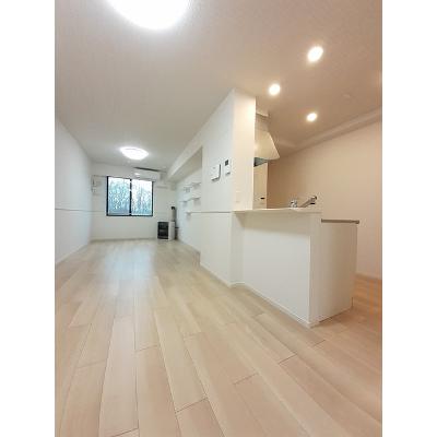 コスターリング 104【管理NO：1-027137801-01040】 ★家具家電は申し込み後に搬入します★ ★2026年09月中旬入居可能★の物件写真2