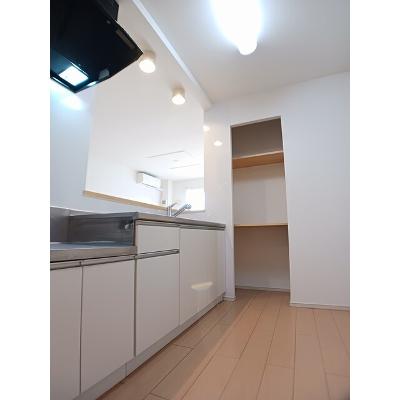 レラ　カムイ 202【管理NO：1-019952101-02020】 ★家具家電は申し込み後に搬入します★ ★2026年09月中旬入居可能★の物件写真3