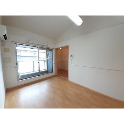 メゾン　ドゥ　ソレイユ 201【管理NO：1-015670401-02010】 ★家具家電は申し込み後に搬入します★の物件写真2