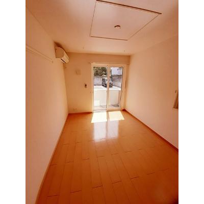 サンリット入澤 101【管理NO：1-016311601-01010】 ★家具家電は申し込み後に搬入します 2026年08月下旬入居可能の物件写真2