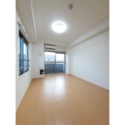 シャトレエレガン 202【管理NO：1-015008201-02020】 ★家具家電は申し込み後に搬入します 2026年08月中旬入居可能の物件写真2