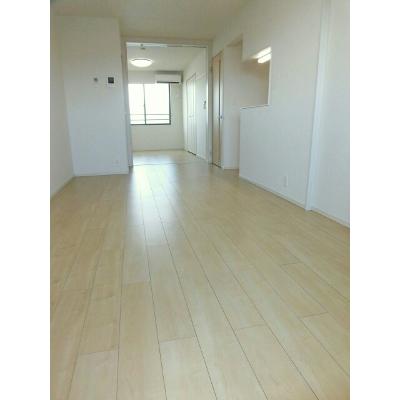 クオーレ 302【管理NO：1-023558501-03020】 ★家具家電は申し込み後に搬入します★ ★2026年08月下旬入居可能★の物件写真2