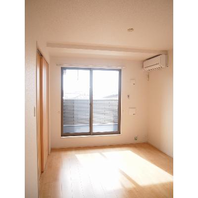 シャイニー 305【管理NO：1-021856401-03040】 ★家具家電は申し込み後に搬入します 2026年08月上旬入居可能の物件写真2