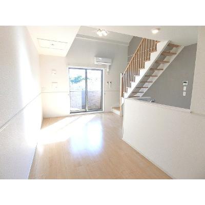コンフォルターブル 103【管理NO：1-021862201-01030】 ★家具家電は申し込み後に搬入します 2026年08月下旬入居可能の物件写真2