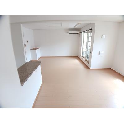 ザ・ロイヤルオーク 201【管理NO：1-014884501-02010】 ★家具家電は申し込み後に搬入します★の物件写真2