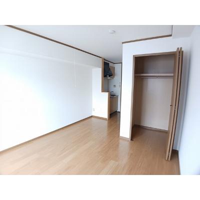 ルーチェ・デル・ソーレ 201【管理NO：1-011750301-02010】 ★家具家電は申し込み後に搬入しますの物件写真2