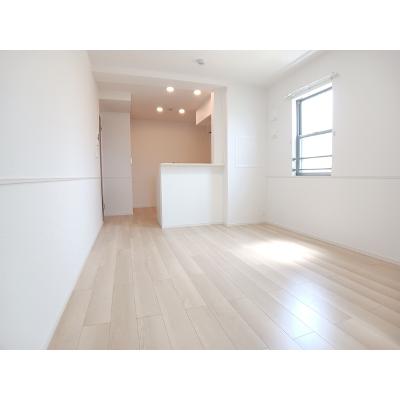 エアリーⅤ 303【管理NO：1-027981601-03030】 ★家具家電は申し込み後に搬入します★ ★2026年09月上旬入居可能★の物件写真2
