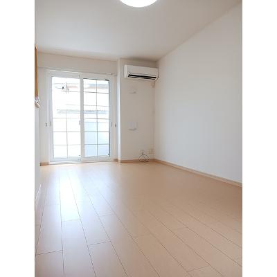 パピヨン 101【管理NO：1-015844701-01010】 ★家具家電は申し込み後に搬入します★の物件写真2