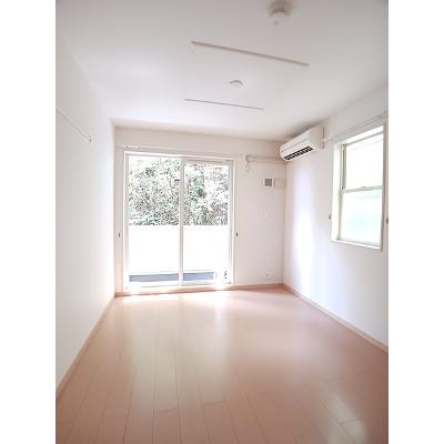 ＧｒｏｖｅＳｉｄｅＶｉｌｌａＢ 101【管理NO：1-015572902-01010】 ★家具家電は申し込み後に搬入します★の物件写真2