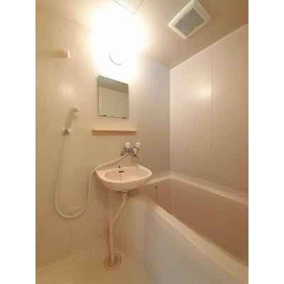 エルディム鈴木 206【管理NO：1-003356101-02050】 ★家具家電は申し込み後に搬入します 2026年08月下旬入居可能の物件写真4