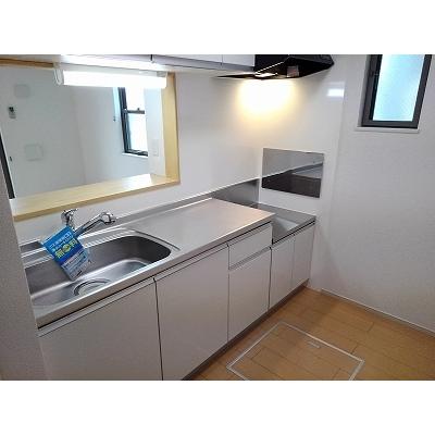 マイン　シュロス　Ⅰ 101【管理NO：1-017274301-01010】 ★家具家電は申し込み後に搬入します 2026年08月上旬入居可能の物件写真3