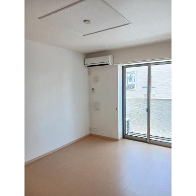 エアリー 103【管理NO：1-018843501-01030】 ★家具家電は申し込み後に搬入します★の物件写真2