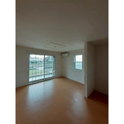 プラタナス 101【管理NO：1-019596901-01010】 ★家具家電は申し込み後に搬入します 2026年07月下旬入居可能の物件写真2