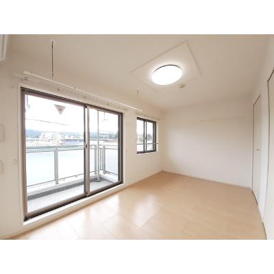 リバーサイド　ガーデン 305【管理NO：1-021651201-03050】 ★家具家電は申し込み後に搬入します★ ★2026年09月中旬入居可能★の物件写真2