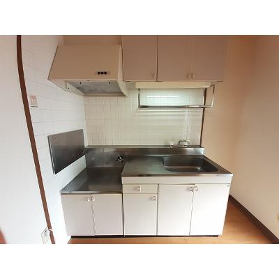 カ－サスズキ 203【管理NO：1-007068601-02030】 ★家具家電は申し込み後に搬入します★ ★2026年08月下旬入居可能★の物件写真3