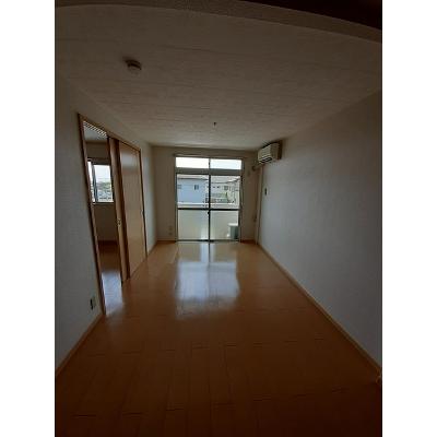 エルディム山口 203【管理NO：1-003468401-02030】 ★家具家電は申し込み後に搬入します 2026年08月下旬入居可能の物件写真2