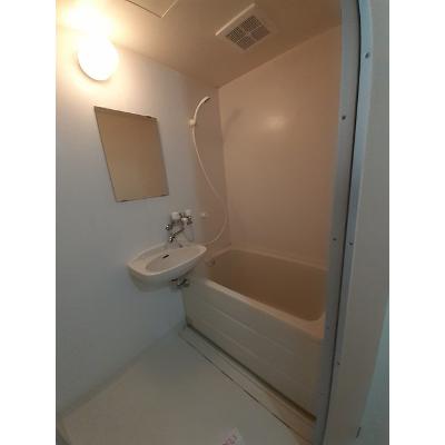 エルディム山口 203【管理NO：1-003468401-02030】 ★家具家電は申し込み後に搬入します 2026年08月下旬入居可能の物件写真4