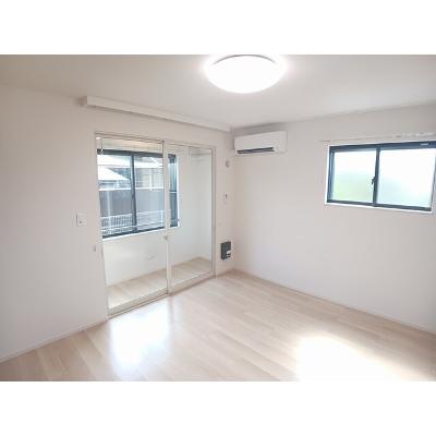 リズ・フォーチュン　Ⅱ 105【管理NO：1-028054602-01050】 ★家具家電は申し込み後に搬入します★の物件写真2