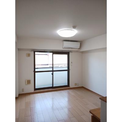 シェーネスベルク 207【管理NO：1-013381701-02070】 ★家具家電は申し込み後に搬入します 2026年08月下旬入居可能の物件写真2