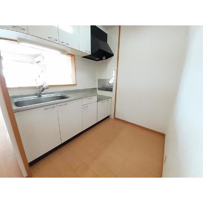 アウローラＳⅡ 201【管理NO：1-013894302-02010】 ★家具家電は申し込み後に搬入します 2026年08月下旬入居可能の物件写真3