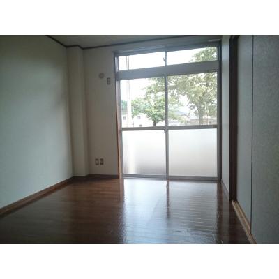 イーストウイング 101【管理NO：1-003250001-01010】 ★家具家電は申し込み後に搬入します 2026年09月上旬入居可能の物件写真2
