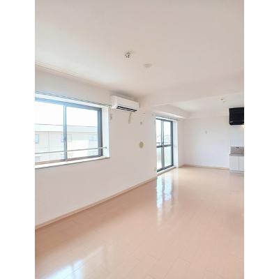 ニューエルディム裕Ⅱ 302【管理NO：1-004284802-03020】 ★家具家電は申し込み後に搬入しますの物件写真2