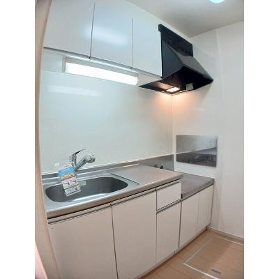 クレド 102【管理NO：1-019329801-01020】 ★家具家電は申し込み後に搬入します★の物件写真3