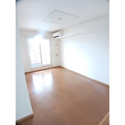 カーム　リー 203【管理NO：1-014257101-02030】 ★家具家電は申し込み後に搬入します★の物件写真2