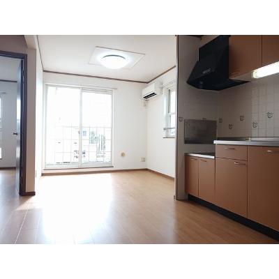 リバ－サイドＴ・Ｊ 201【管理NO：1-011432301-02010】 ★家具家電は申し込み後に搬入します★の物件写真2
