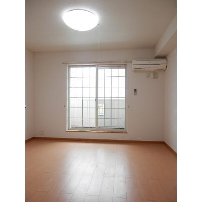 Ｋ・Ｙ　ＪＡＤＥ 201【管理NO：1-014317401-02010】 ★家具家電は申し込み後に搬入します★の物件写真2