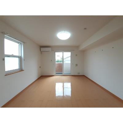 エヴァーグリーン 101【管理NO：1-014790101-01010】 ★家具家電は申し込み後に搬入します 2026年08月下旬入居可能の物件写真2